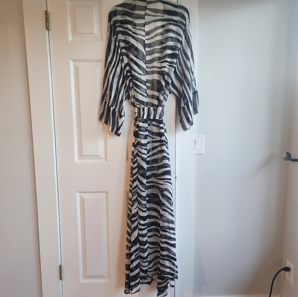 RETROFÊTE Animal Print Cover-Up - Picture 7 of 8